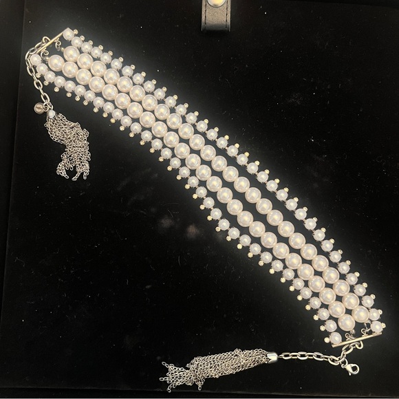 Dylanlex Pearl Choker - Picture 4 of 11